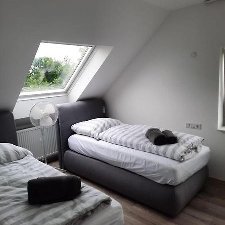 Ferienwohnung Apartment - Free Parking - Wifi - Kitchen Essen Exterior photo
