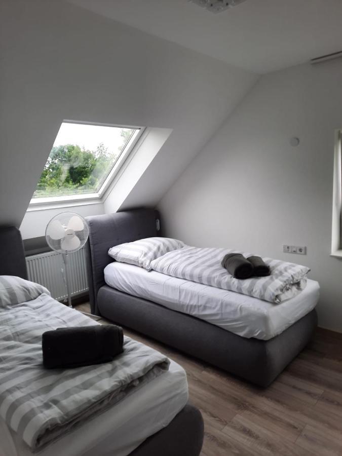 Ferienwohnung Apartment - Free Parking - Wifi - Kitchen Essen Exterior photo